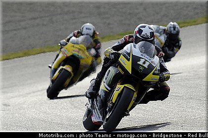 motogp_spies_22_japon_2010.jpg
