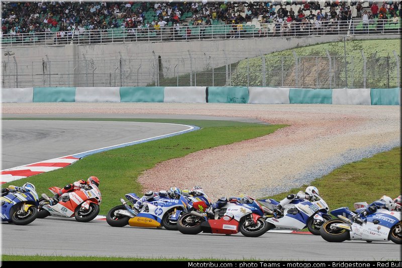 moto2_033_malaisie_2010