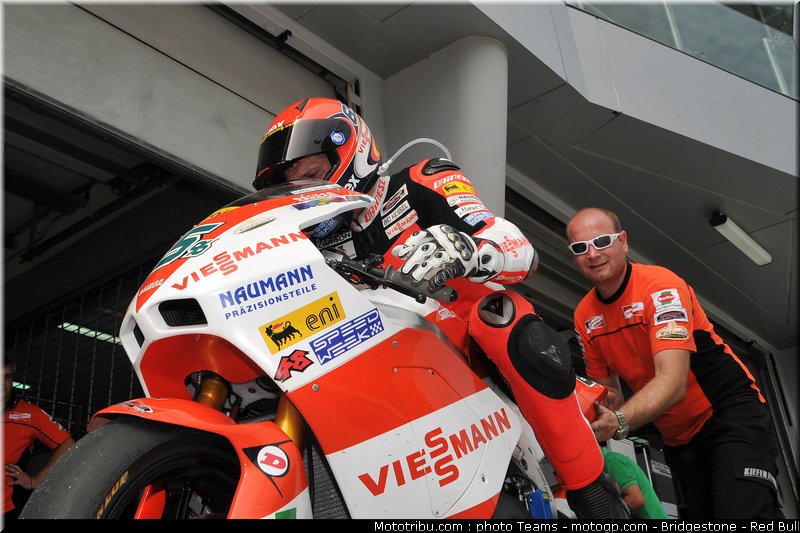 moto2_bradl_13_malaisie_2010