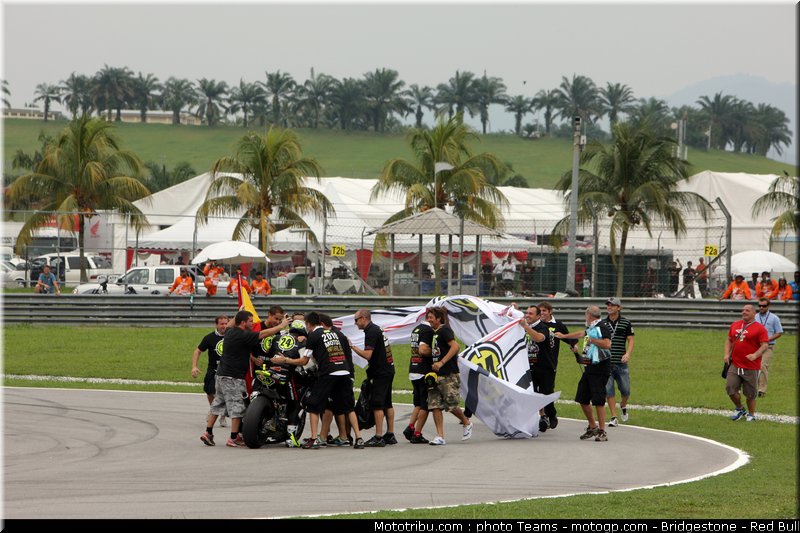 moto2_elias_14_malaisie_2010
