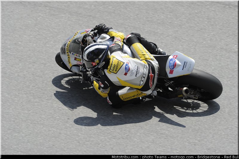 moto2_luthi_01_malaisie_2010
