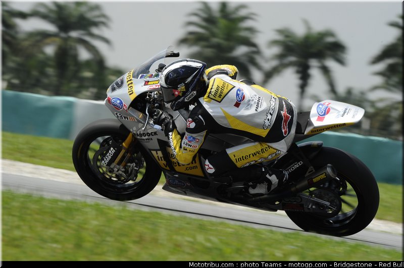 moto2_luthi_03_malaisie_2010