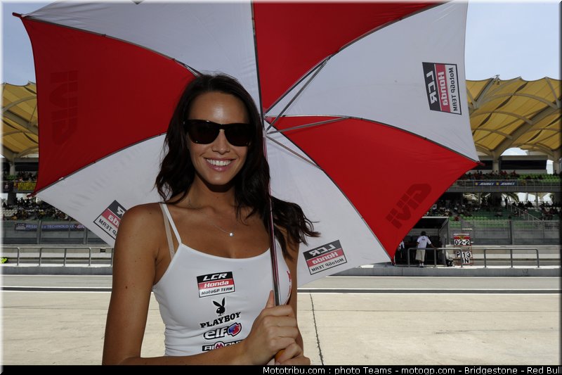 motogp_pitbabe_02_malaisie_2010