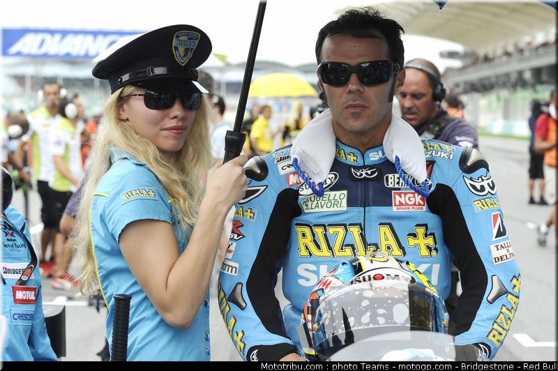 motogp_pitbabe_23_malaisie_2010