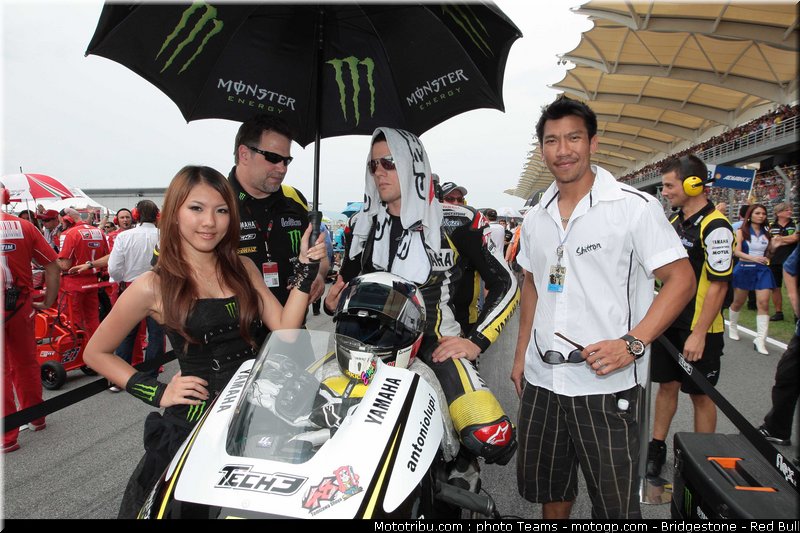 motogp_pitbabe_28_malaisie_2010