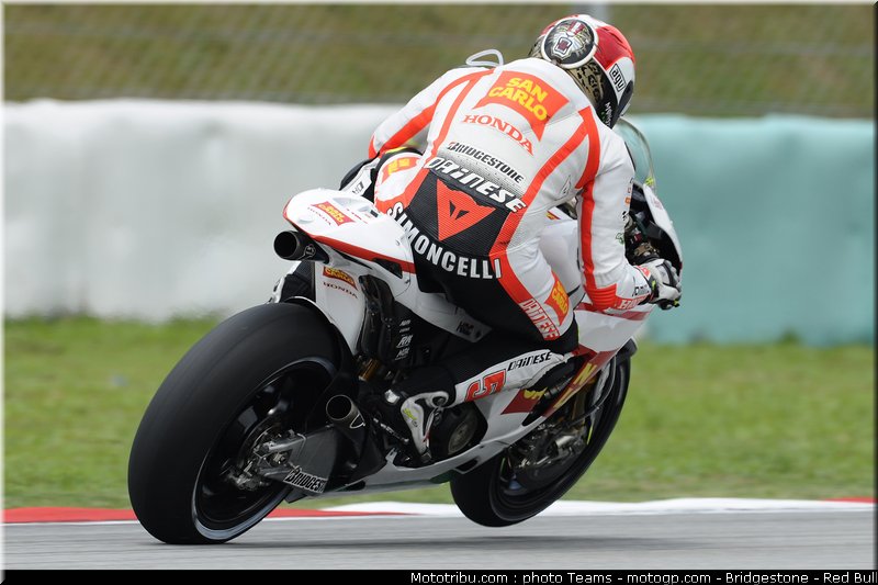 motogp_simoncelli_07_malaisie_2010
