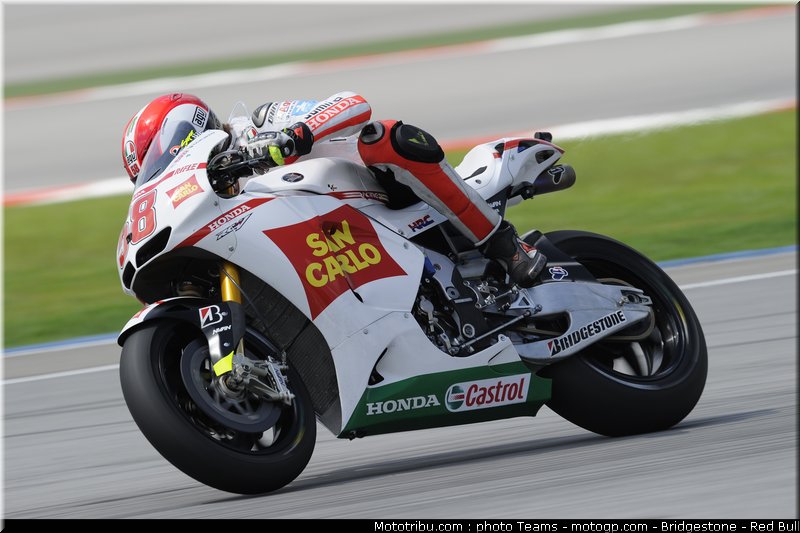 motogp_simoncelli_17_malaisie_2010