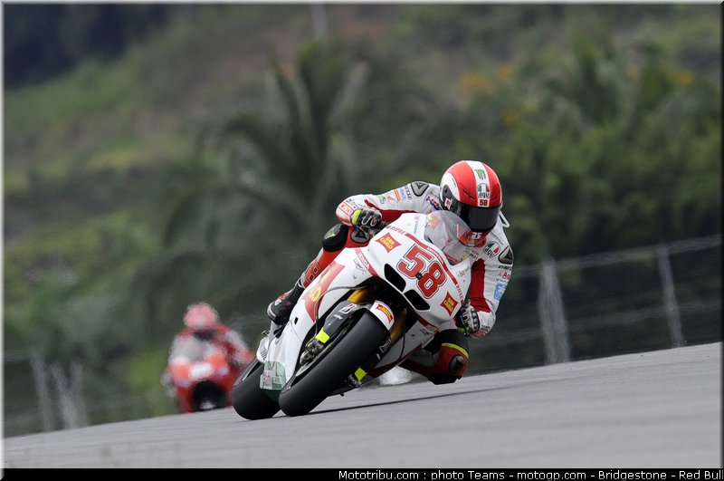 motogp_simoncelli_29_malaisie_2010
