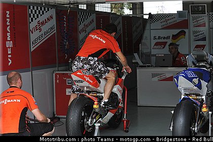 moto2_bradl_04_malaisie_2010.jpg