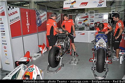 moto2_bradl_14_malaisie_2010.jpg