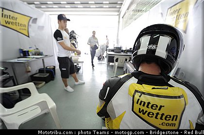 moto2_luthi_07_malaisie_2010.jpg