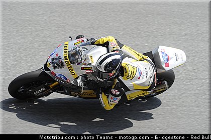 moto2_luthi_09_malaisie_2010.jpg