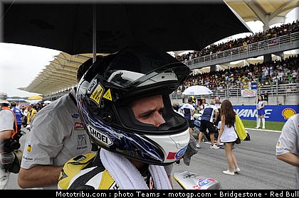 moto2_luthi_10_malaisie_2010.jpg