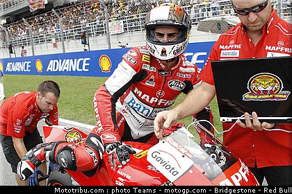 moto2_simon_8_malaisie_2010.jpg