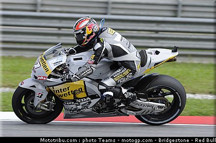 motogp_aoyama_04_malaisie_2010.jpg