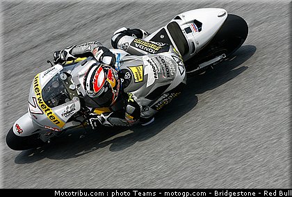 motogp_aoyama_12_malaisie_2010.jpg