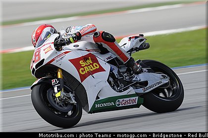 motogp_simoncelli_17_malaisie_2010.jpg