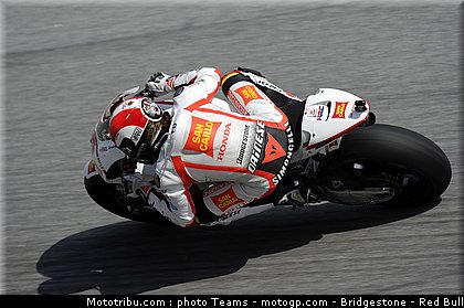 motogp_simoncelli_18_malaisie_2010.jpg