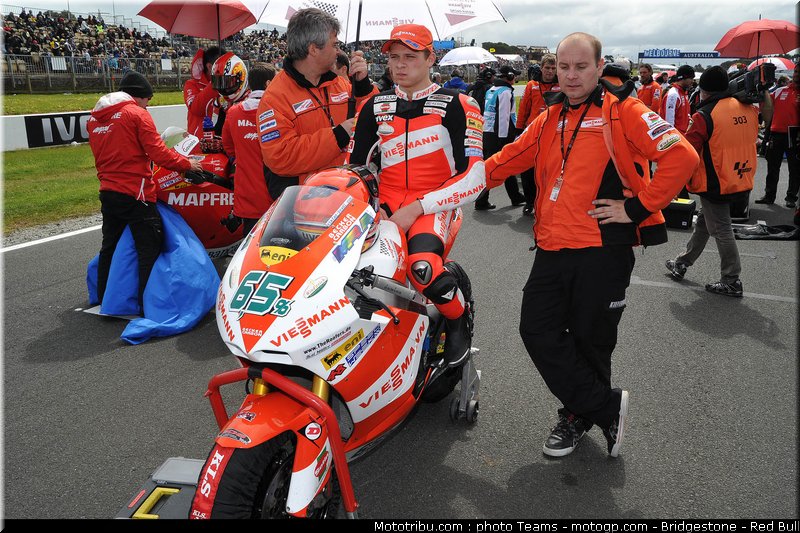 moto2_bradl_04_australie_2010