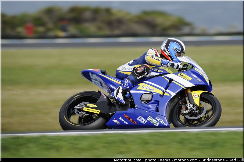 moto2_derosa_08_australie_2010