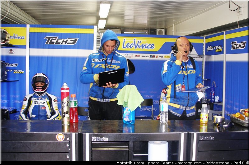 moto2_tech3_1_australie_2010