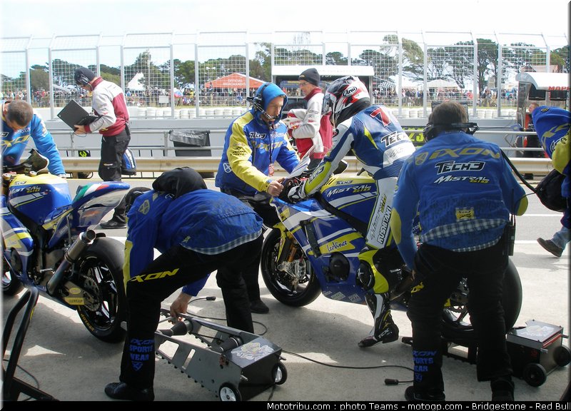 moto2_tech3_4_australie_2010