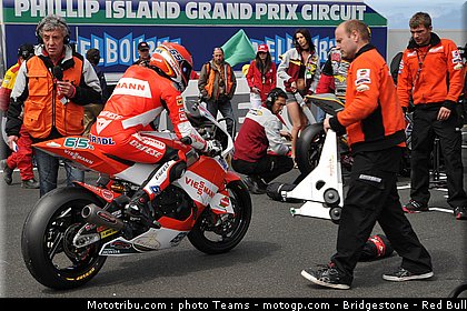 moto2_bradl_02_australie_2010.jpg