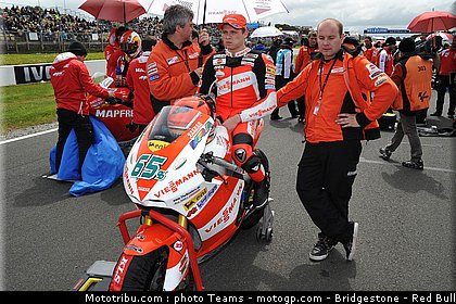 moto2_bradl_04_australie_2010.jpg