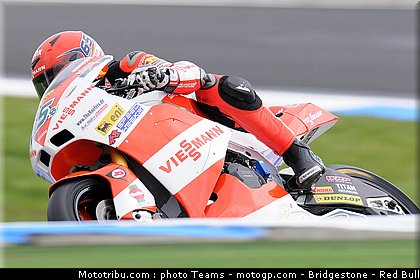 moto2_bradl_05_australie_2010.jpg