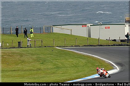moto2_bradl_09_australie_2010.jpg
