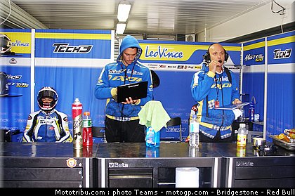 moto2_tech3_1_australie_2010.jpg