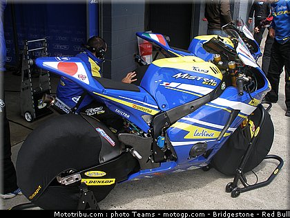 moto2_tech3_3_australie_2010.jpg