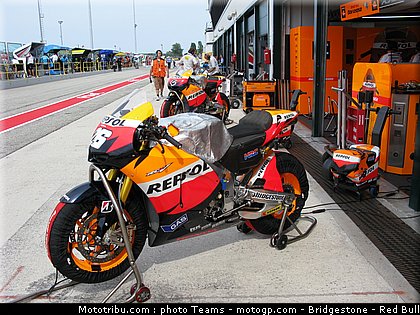 motogp_pedrosa_10_australie_2010.JPG