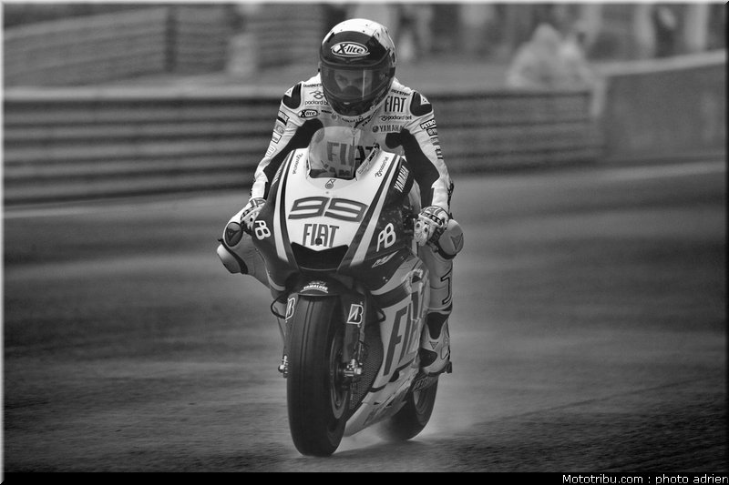motogp_lorenzo_03