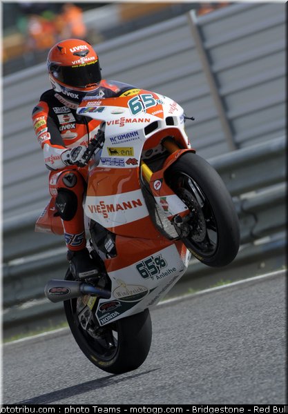 moto2_bradl_07
