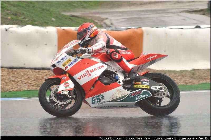 moto2_bradl_09