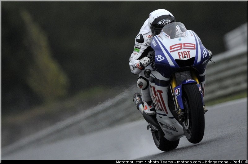 motogp_lorenzo_12