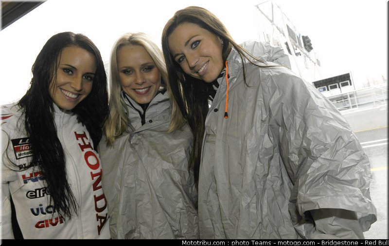 motogp_pitbabe_01