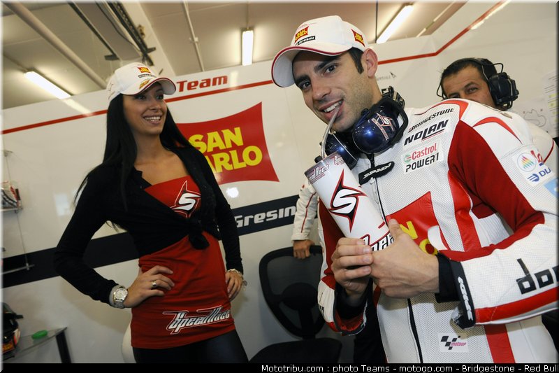 motogp_pitbabe_02
