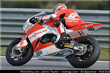 moto2_bradl_04.jpg