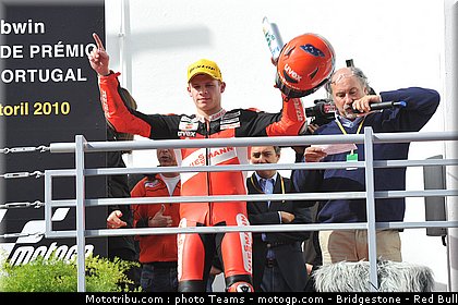 moto2_bradl_10.jpg