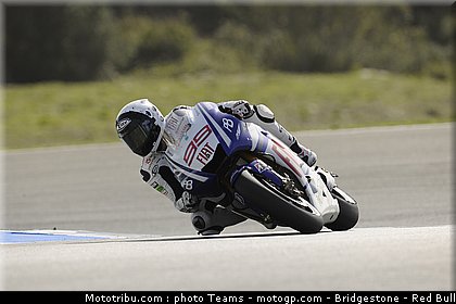 motogp_lorenzo_06.jpg