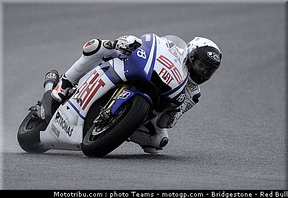 motogp_lorenzo_11.jpg