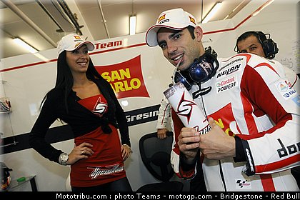 motogp_pitbabe_02.jpg