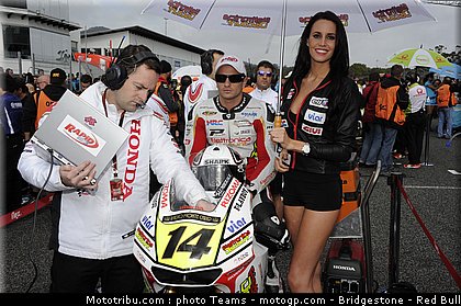 motogp_pitbabe_16.jpg