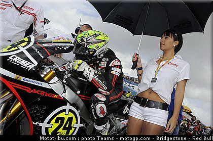 motogp_pitbabe_20.jpg