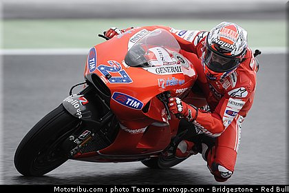 motogp_stoner_10.jpg