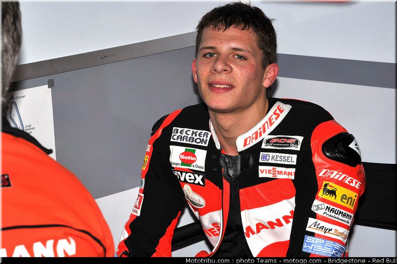 moto2_bradl_10