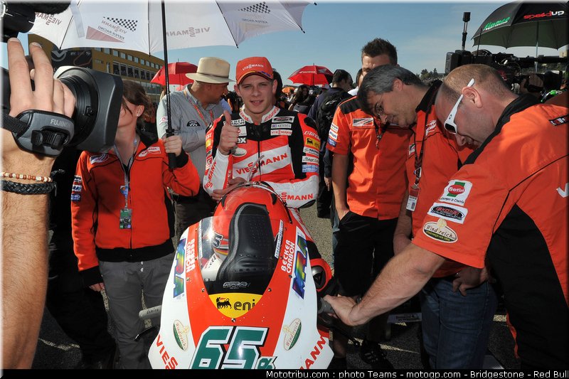 moto2_bradl_12