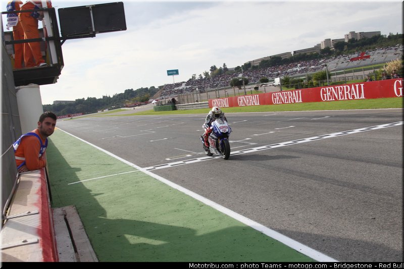 motogp_lorenzo_10